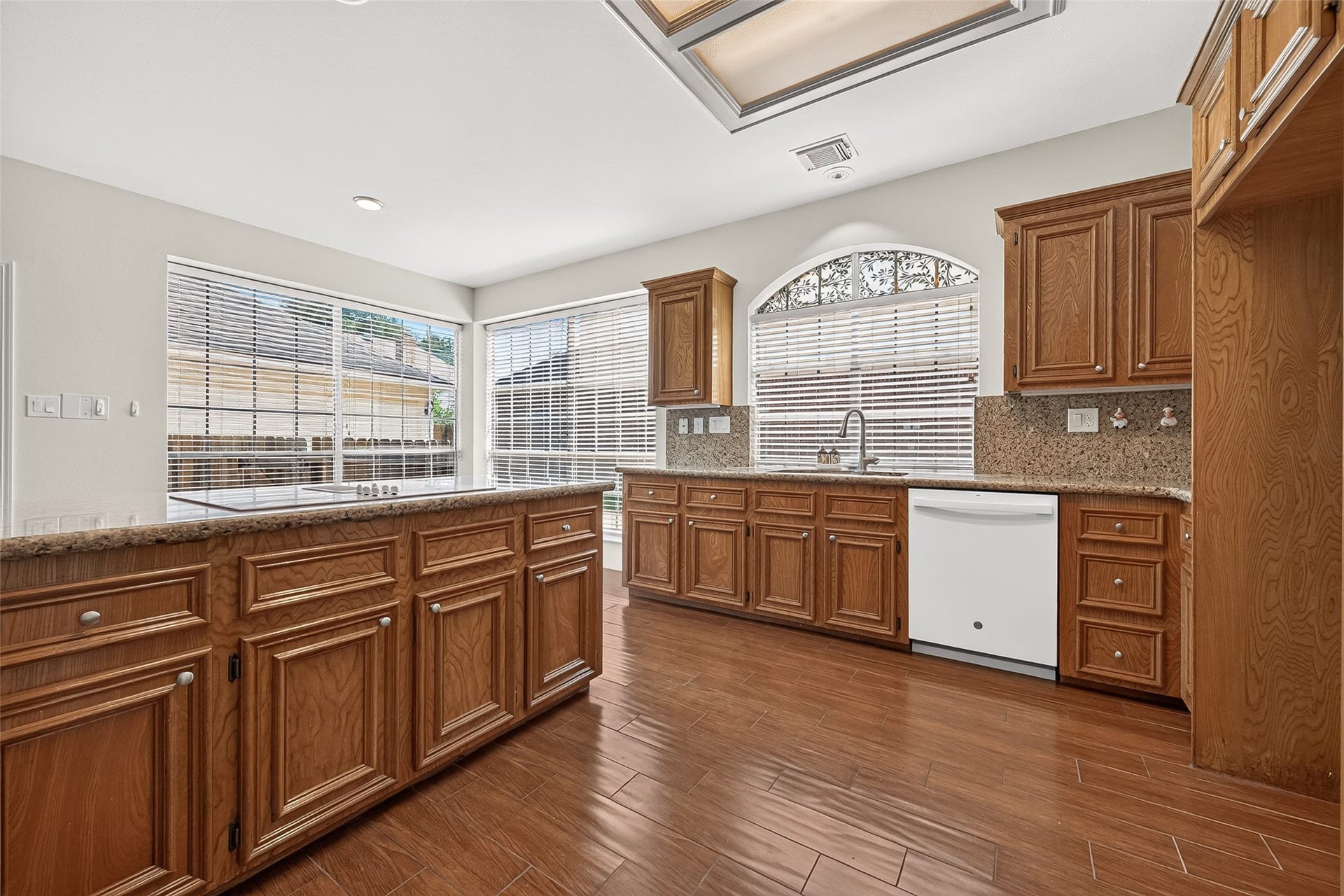 2019 Westshore Drive, Missouri City, TX 77459 2019 Westshore Drive, Missouri City, TX 77459