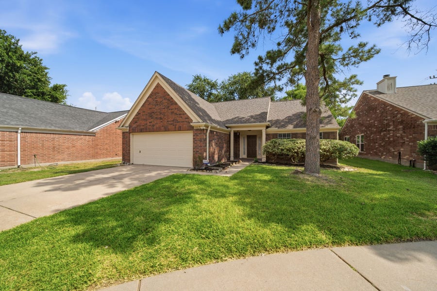 Property photo for 20619 Apache Lake Drive, Katy, TX