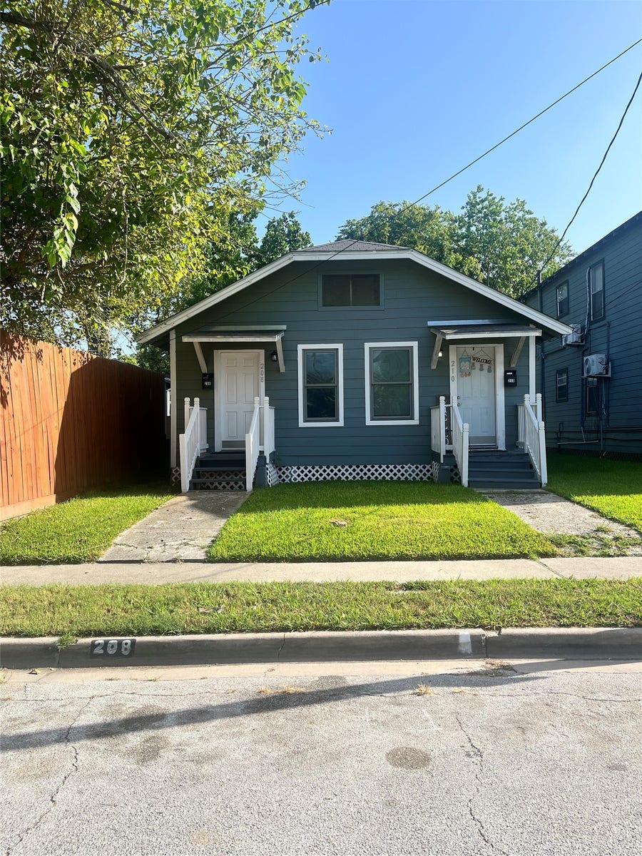 Property photo for 208 E Sterling Street, Baytown, TX