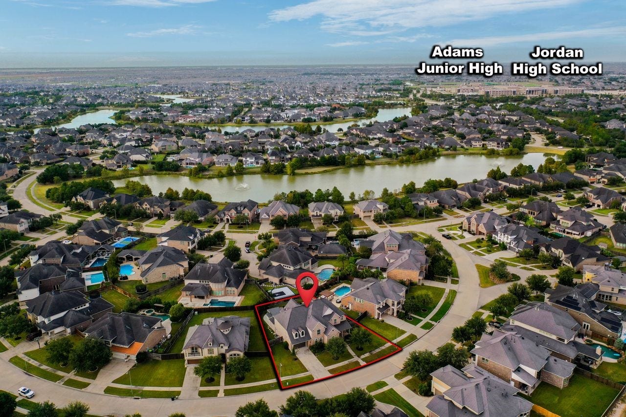 5318 Briarcliff Lane, Fulshear, TX 77441 The close proximity to both the junior high and high school is another wonderful benefit of living in the sought-after Ibis Lake section! Dont Miss your chance to call 5318 Braircliff Ln. - HOME!