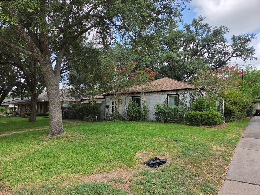 Property photo for 10010 Burgoyne Road, Houston, TX