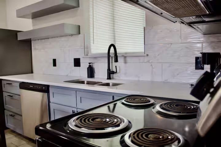 3221 Ennis Street, Houston, TX 77004 Kitchen