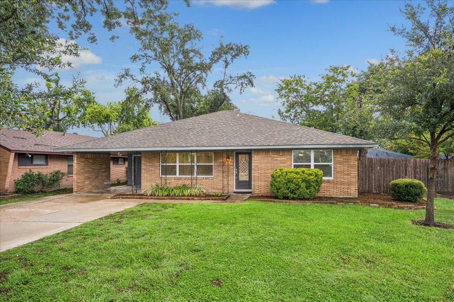 Property photo for 4402 Libbey Lane, Houston, TX