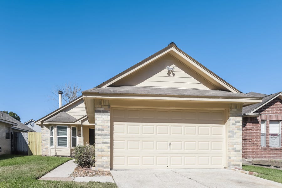 Property photo for 10318 Bushy Creek Drive, Houston, TX