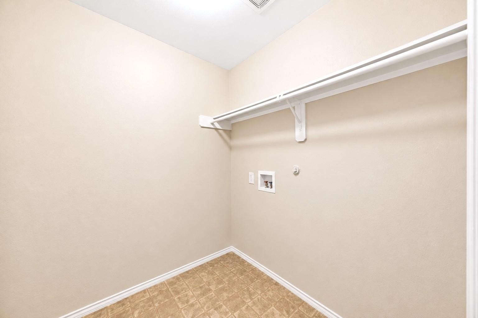 12830 Lodenbriar Drive, Houston, TX 77072 12830 Lodenbriar Drive, Houston, TX 77072