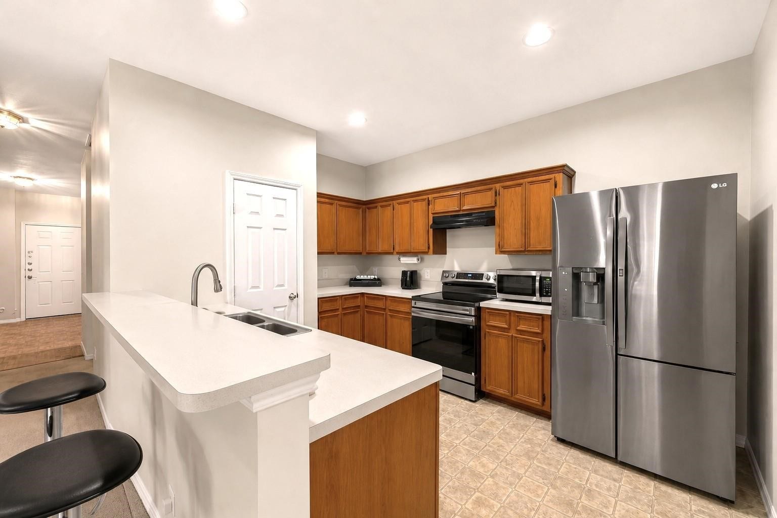 12830 Lodenbriar Drive, Houston, TX 77072 12830 Lodenbriar Drive, Houston, TX 77072