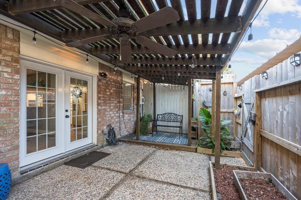 1371 Country Place Drive, Houston, TX 77079 1371 Country Place Drive, Houston, TX 77079