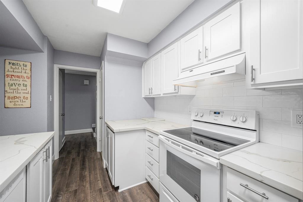 1371 Country Place Drive, Houston, TX 77079 1371 Country Place Drive, Houston, TX 77079