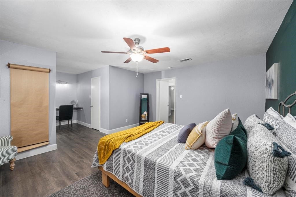 1371 Country Place Drive, Houston, TX 77079 1371 Country Place Drive, Houston, TX 77079
