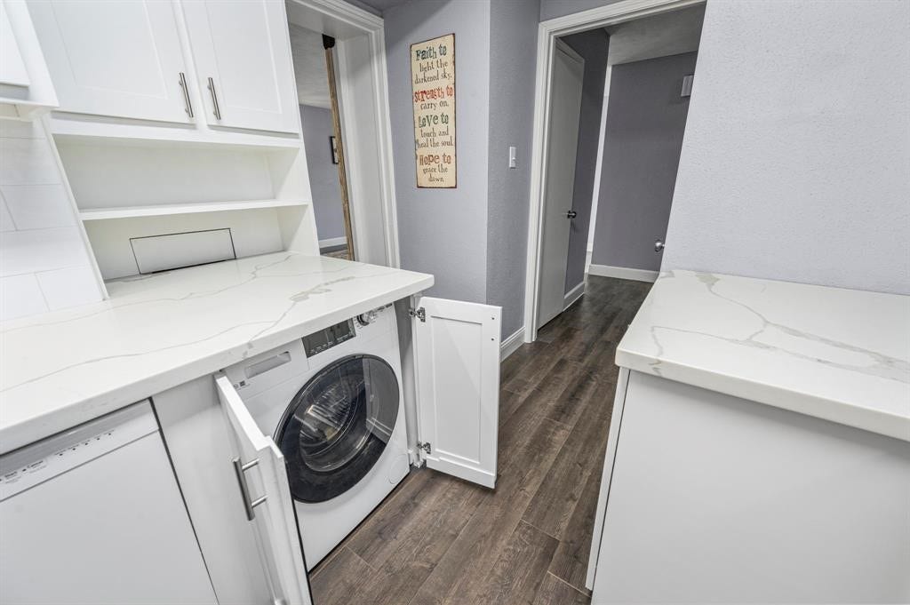 1371 Country Place Drive, Houston, TX 77079 1371 Country Place Drive, Houston, TX 77079