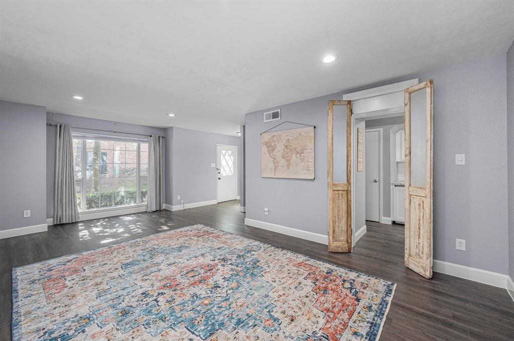 1371 Country Place Drive, Houston, TX 77079 1371 Country Place Drive, Houston, TX 77079