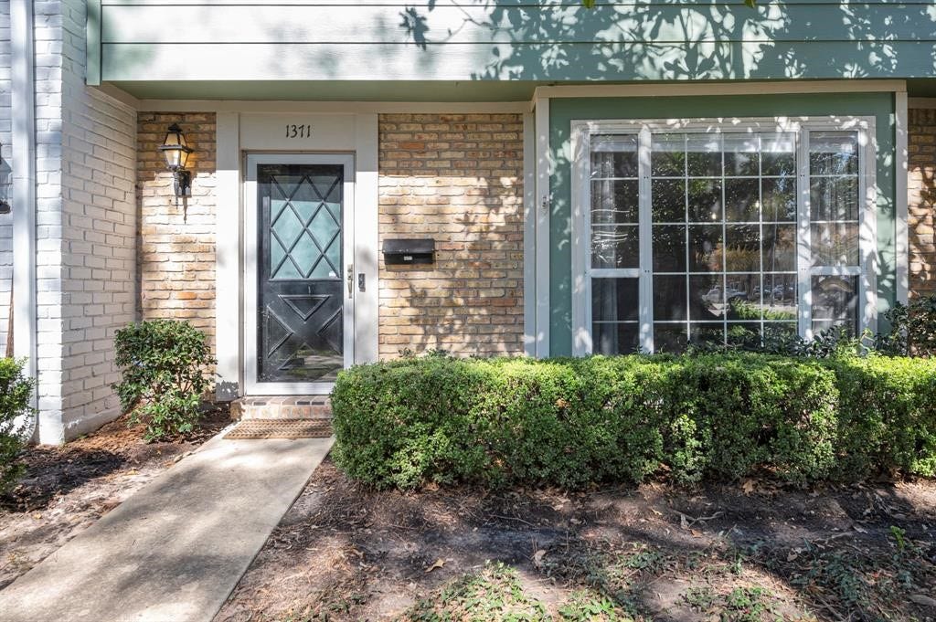 1371 Country Place Drive, Houston, TX 77079 1371 Country Place Drive, Houston, TX 77079