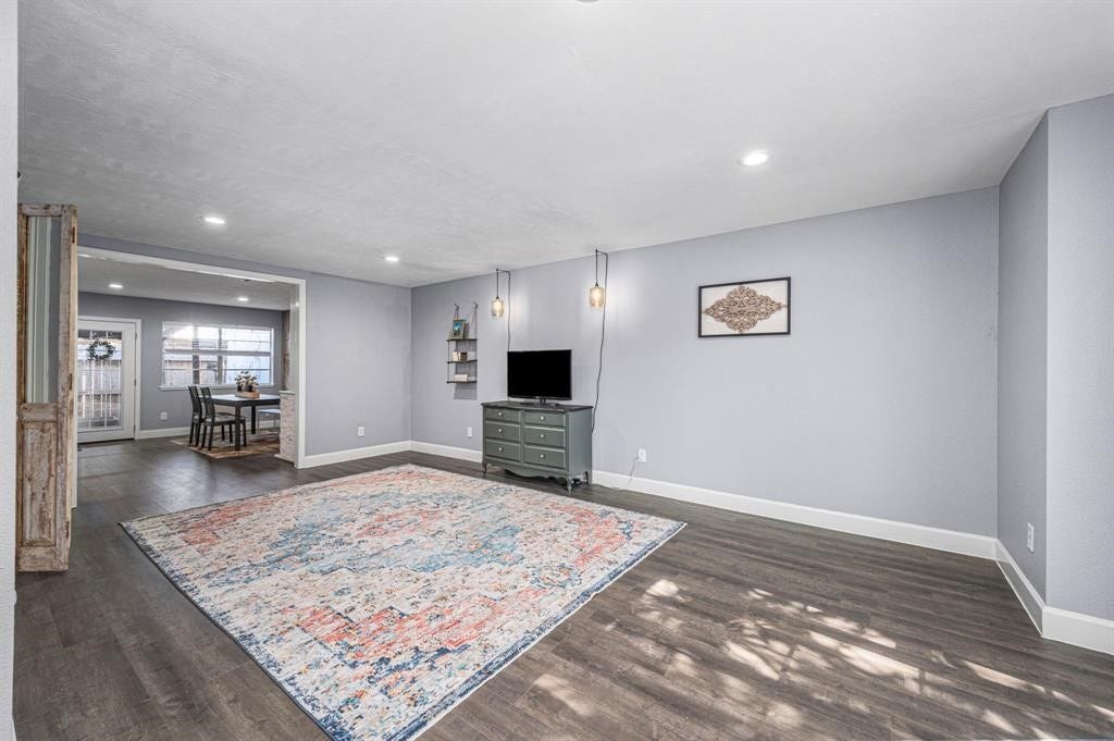 1371 Country Place Drive, Houston, TX 77079 1371 Country Place Drive, Houston, TX 77079
