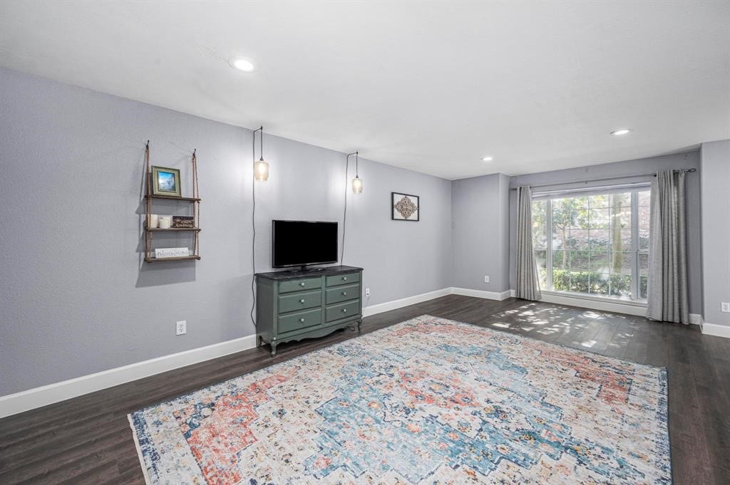 1371 Country Place Drive, Houston, TX 77079 1371 Country Place Drive, Houston, TX 77079