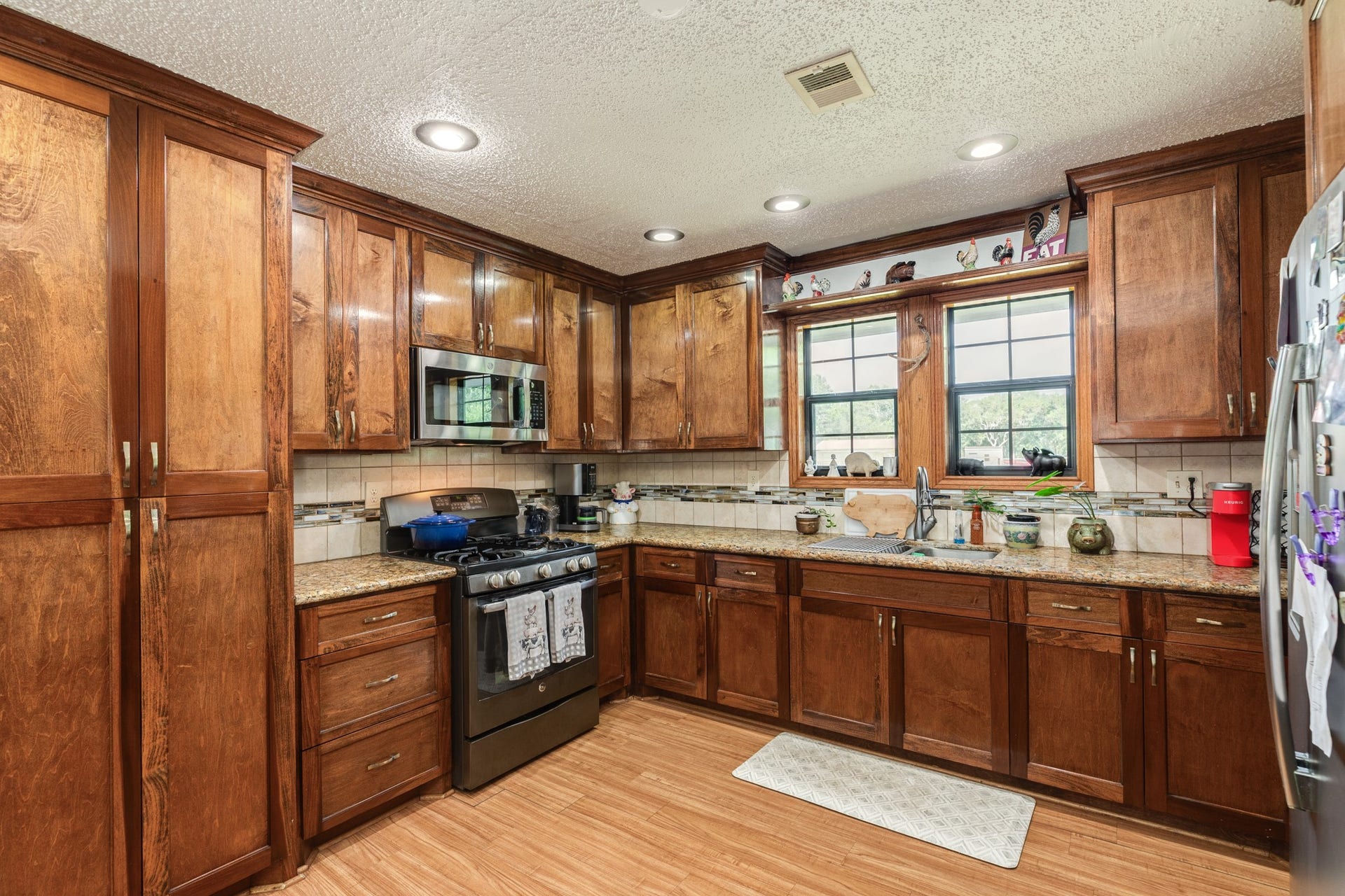 2230 Nancy Street, Alvin, TX 77511 2230 Nancy Street, Alvin, TX 77511