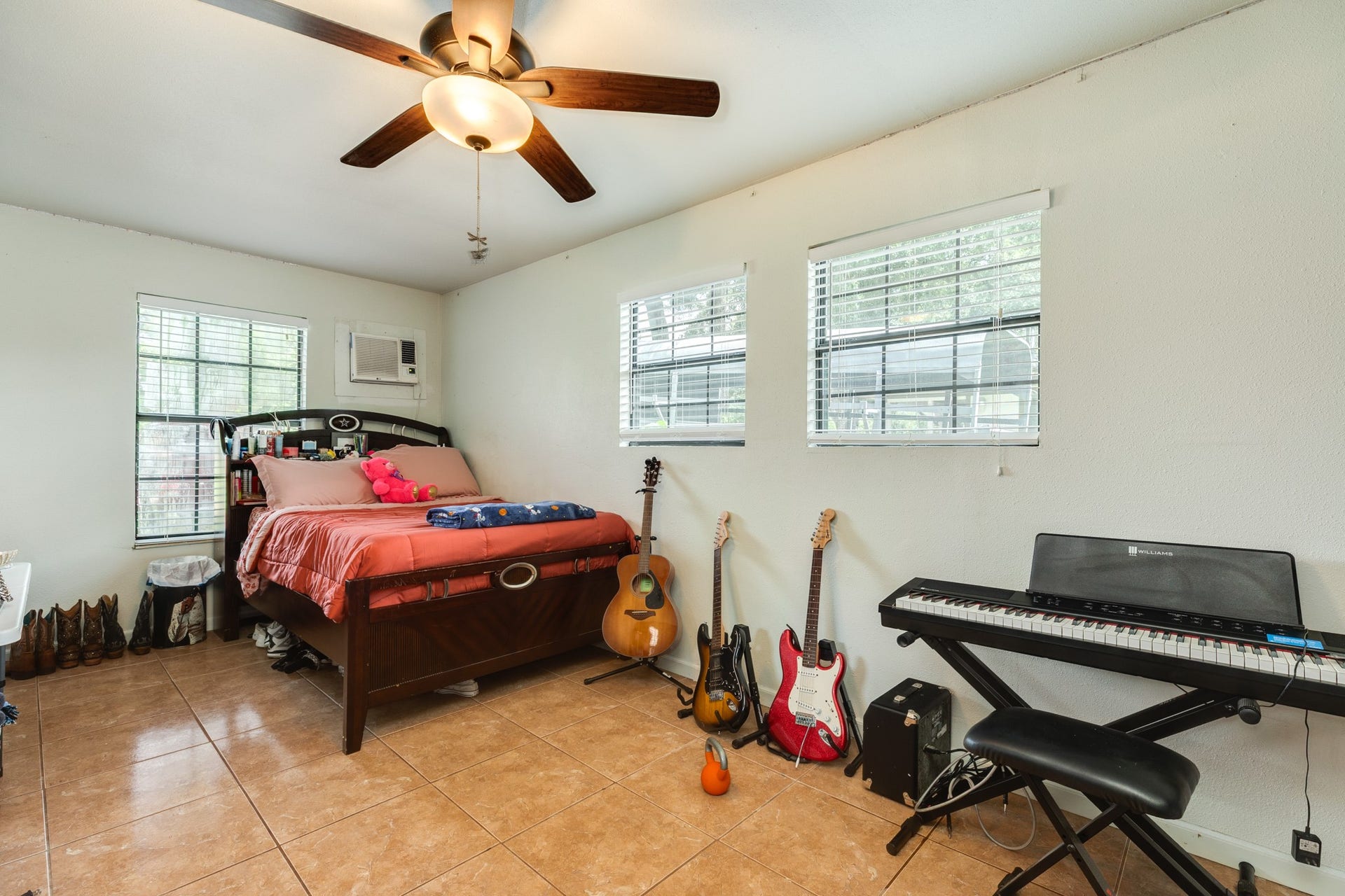 2230 Nancy Street, Alvin, TX 77511 2230 Nancy Street, Alvin, TX 77511