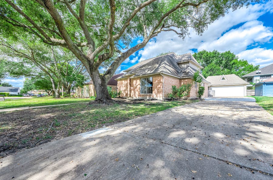 Property photo for 2314 Canyon Meadows Drive, Missouri City, TX