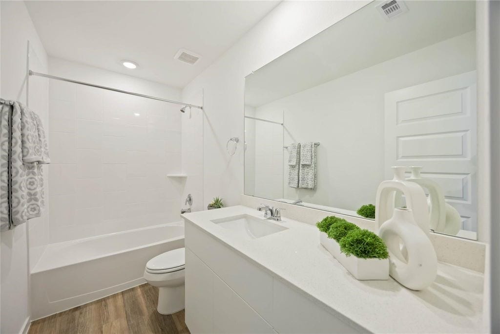 5930 Manning Oaks Street, Houston, TX 77091 5930 Manning Oaks Street, Houston, TX 77091