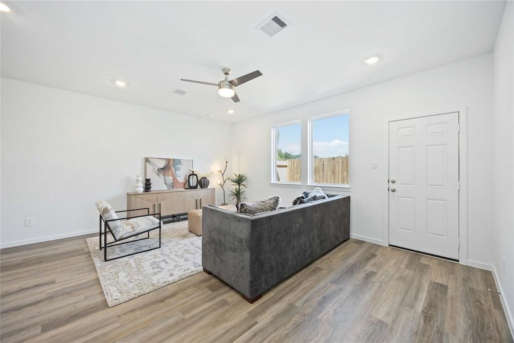5930 Manning Oaks Street, Houston, TX 77091 5930 Manning Oaks Street, Houston, TX 77091