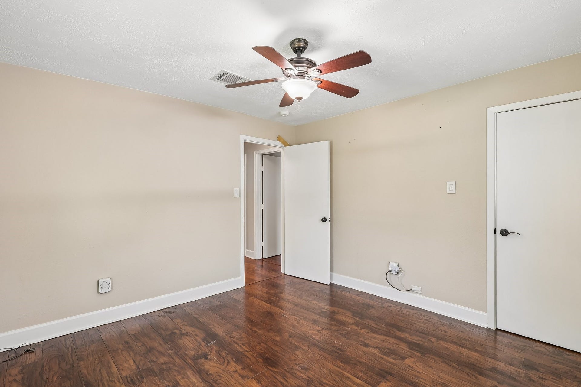 4516 Dewberry Street, Houston, TX 77021 4516 Dewberry Street, Houston, TX 77021