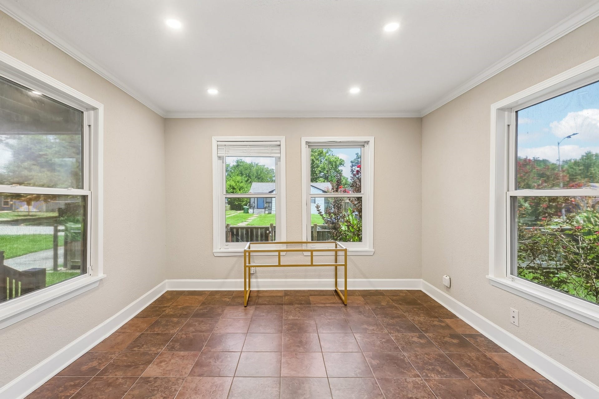 4516 Dewberry Street, Houston, TX 77021 4516 Dewberry Street, Houston, TX 77021