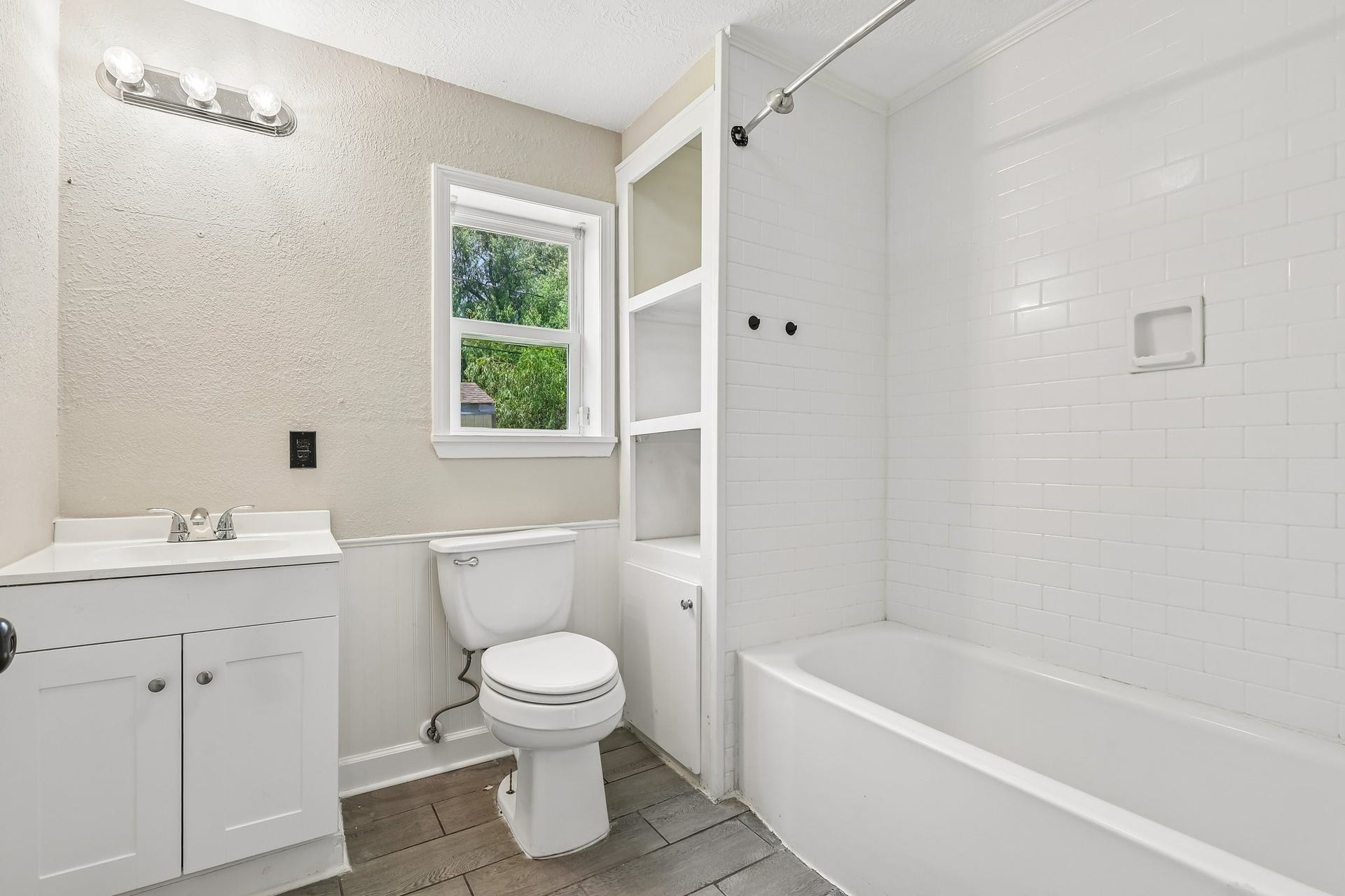4516 Dewberry Street, Houston, TX 77021 4516 Dewberry Street, Houston, TX 77021