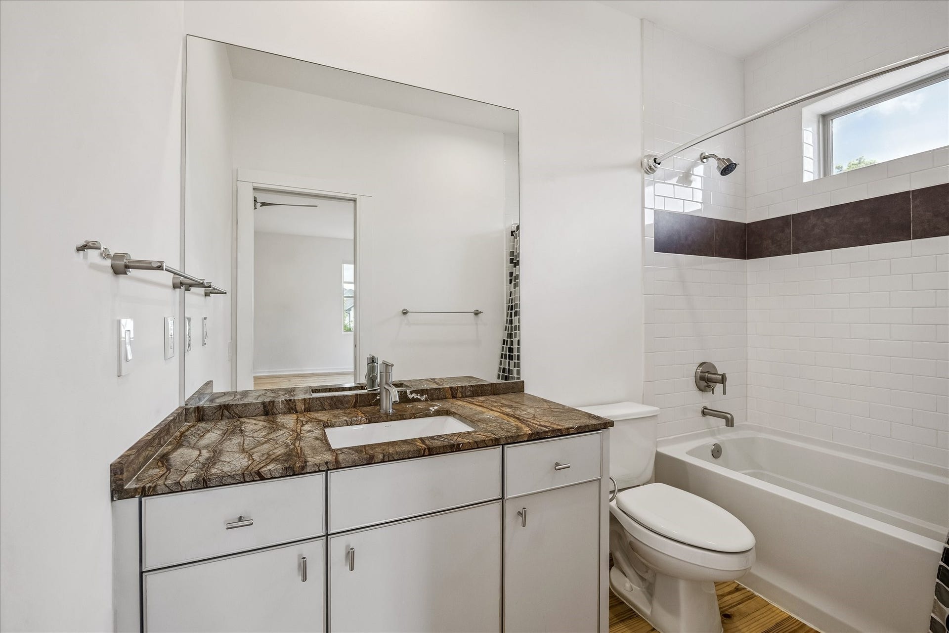 1601 Pine Chase Drive, Houston, TX 77055 Private en-suite