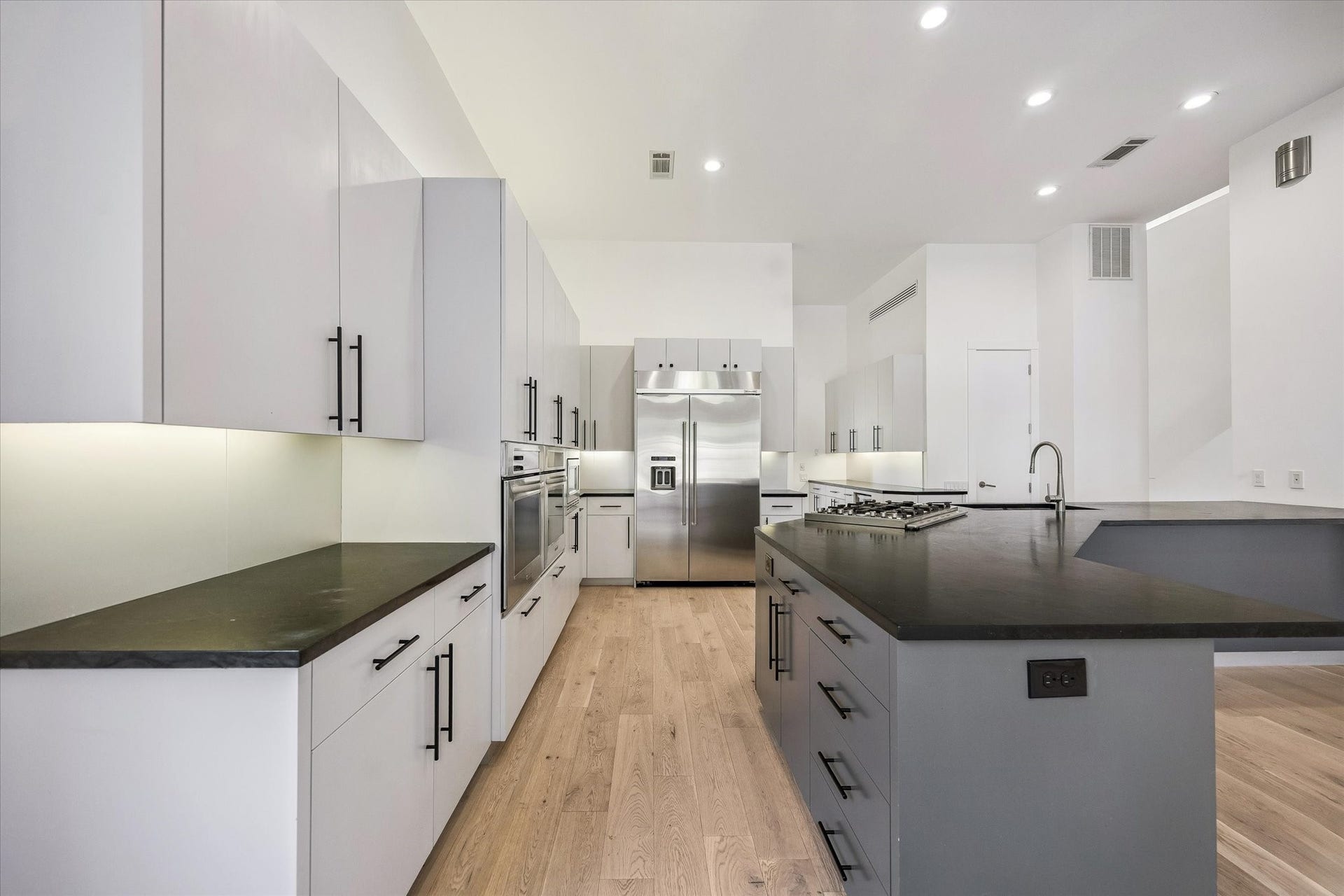 1601 Pine Chase Drive, Houston, TX 77055 1601 Pine Chase Drive, Houston, TX 77055