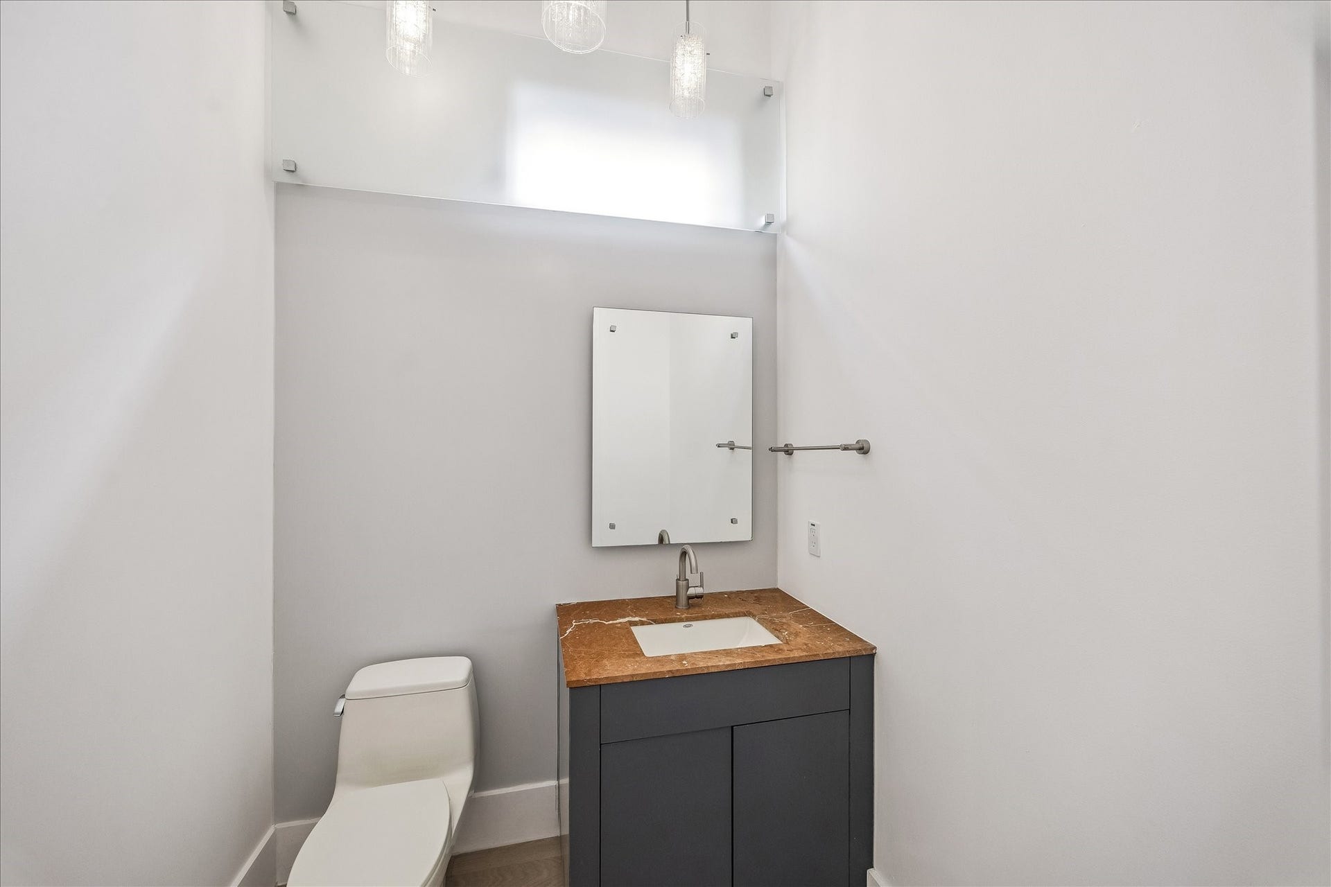 1601 Pine Chase Drive, Houston, TX 77055 Powder bath