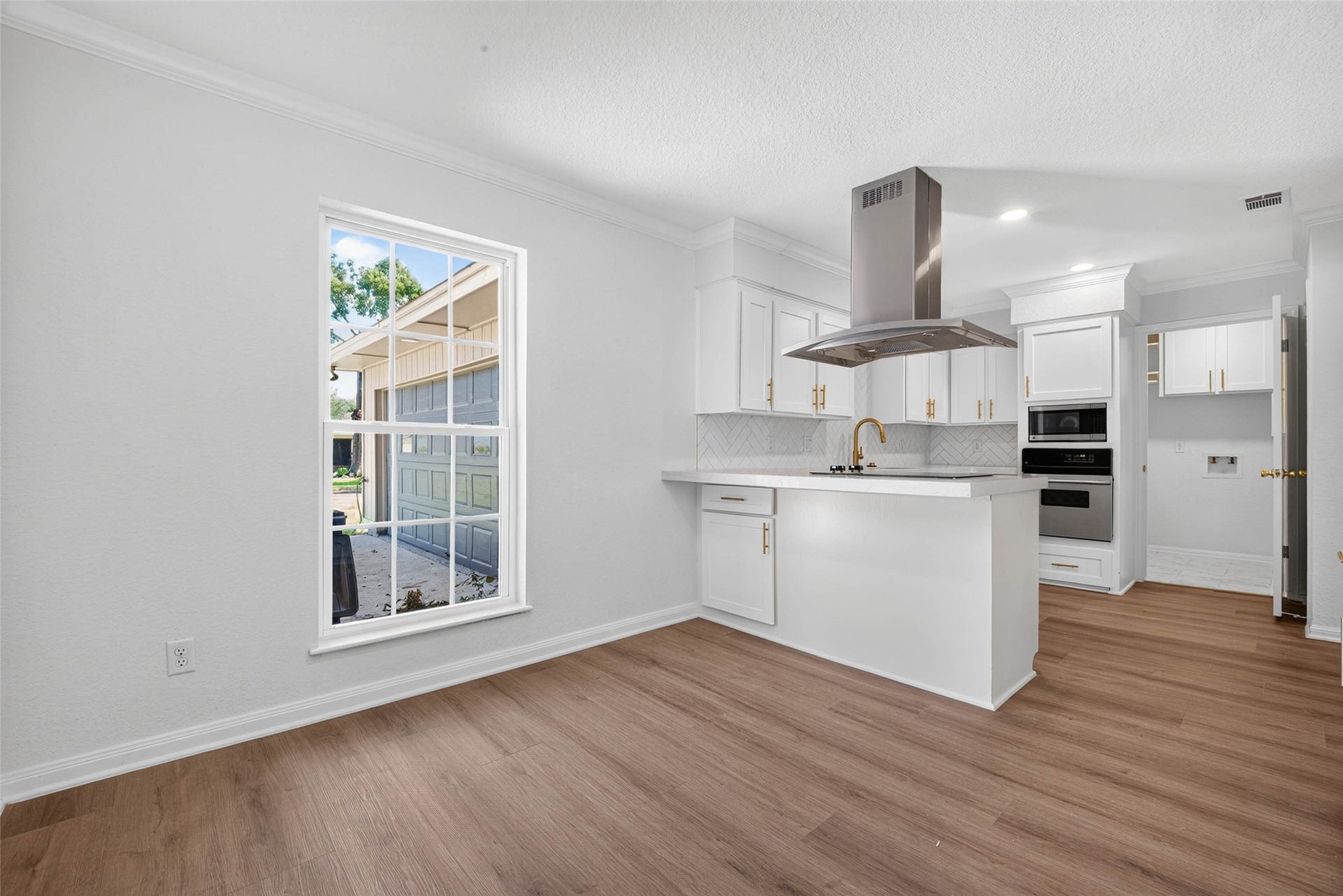 3611 Plum Hollow Drive, Houston, TX 77059 3611 Plum Hollow Drive, Houston, TX 77059