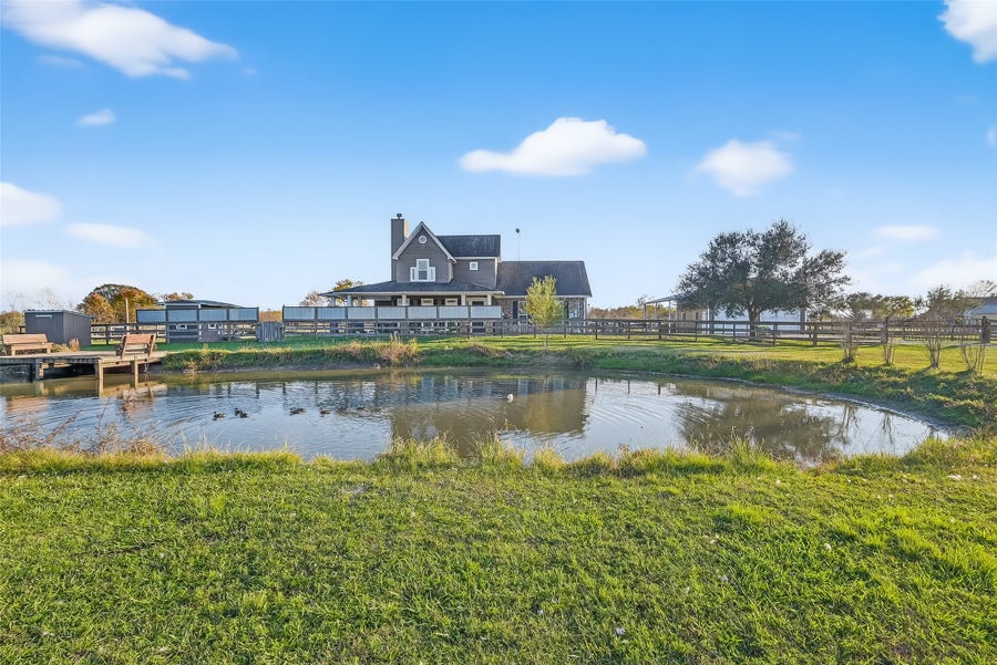 Property photo for 912 County Road 340, Angleton, TX
