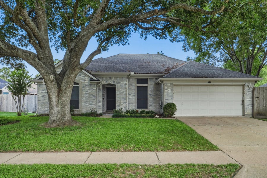 Property photo for 7215 Pembrough Lane, Katy, TX