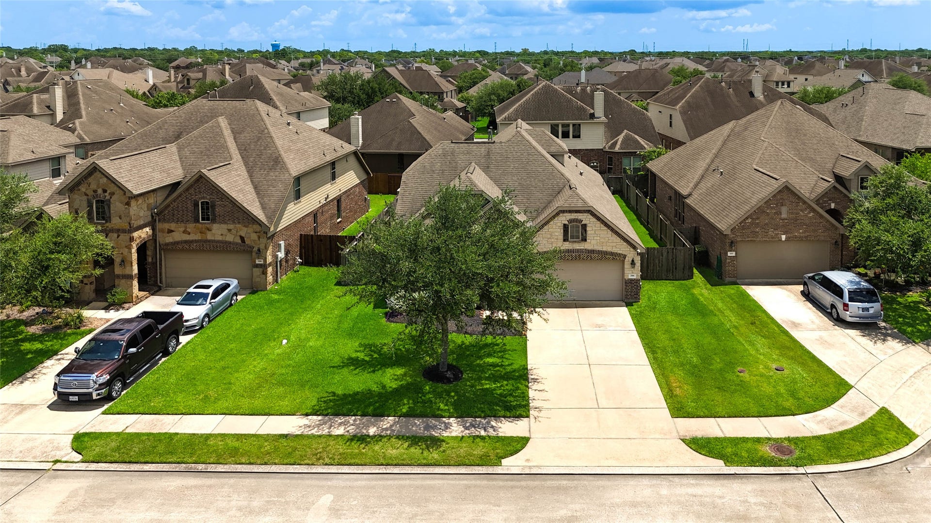 298 Clearwood Drive, League City, TX 77573 298 Clearwood Drive, League City, TX 77573