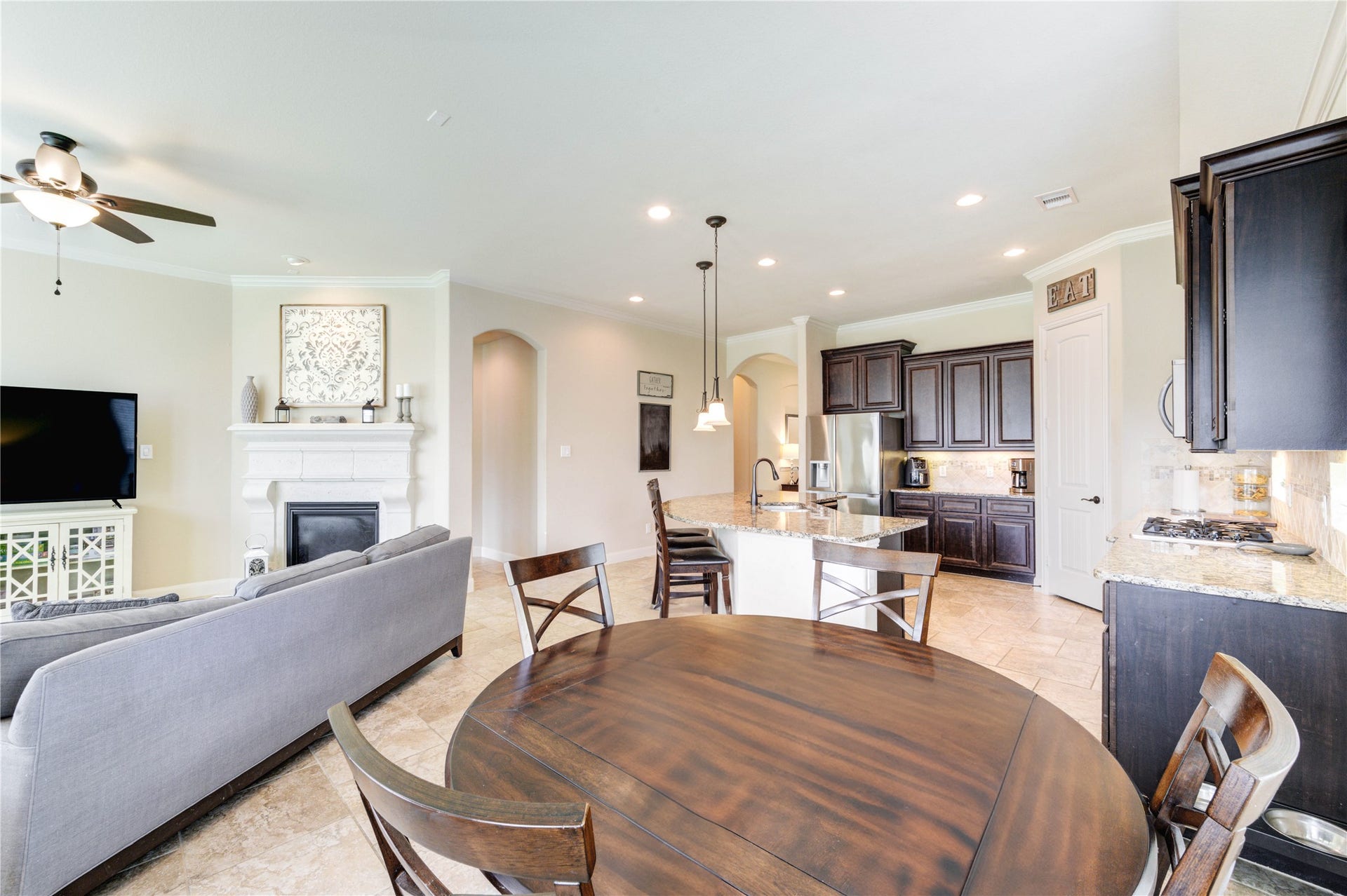 298 Clearwood Drive, League City, TX 77573 298 Clearwood Drive, League City, TX 77573