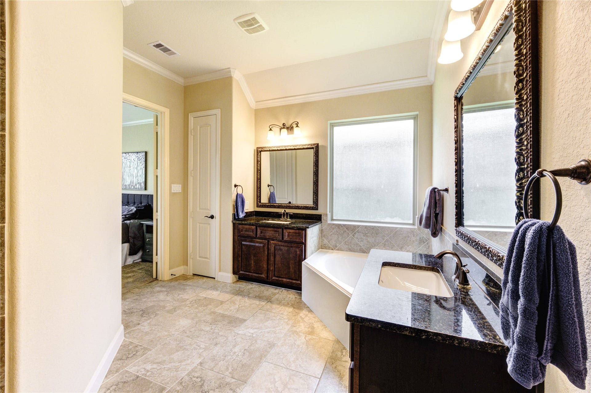 298 Clearwood Drive, League City, TX 77573 298 Clearwood Drive, League City, TX 77573