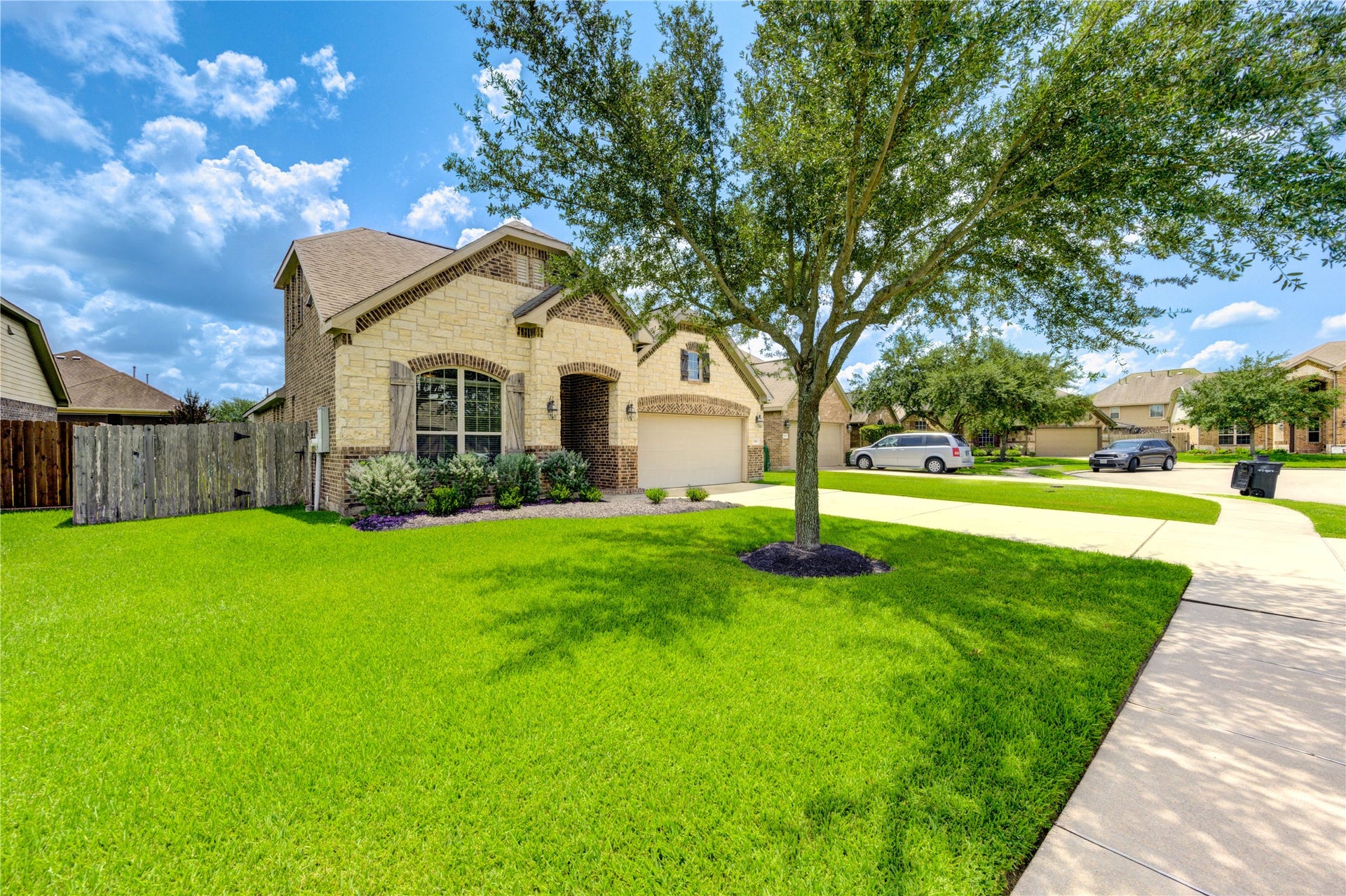 298 Clearwood Drive, League City, TX 77573 298 Clearwood Drive, League City, TX 77573