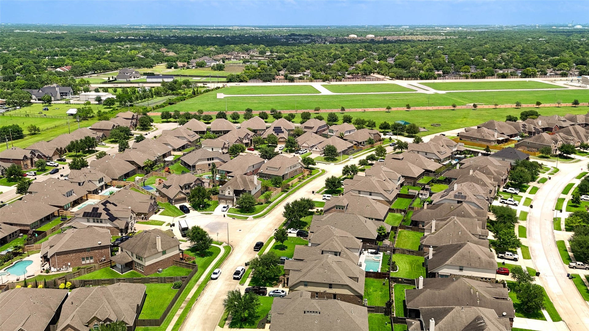 298 Clearwood Drive, League City, TX 77573 298 Clearwood Drive, League City, TX 77573