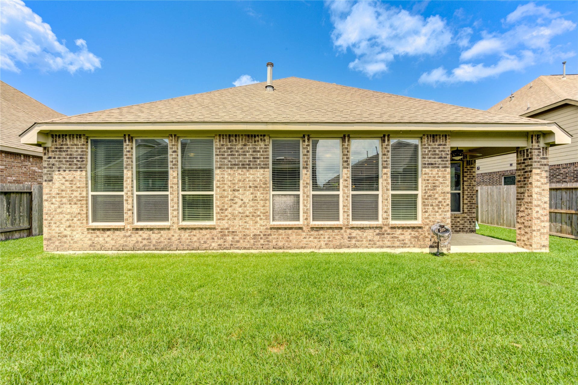 298 Clearwood Drive, League City, TX 77573 298 Clearwood Drive, League City, TX 77573