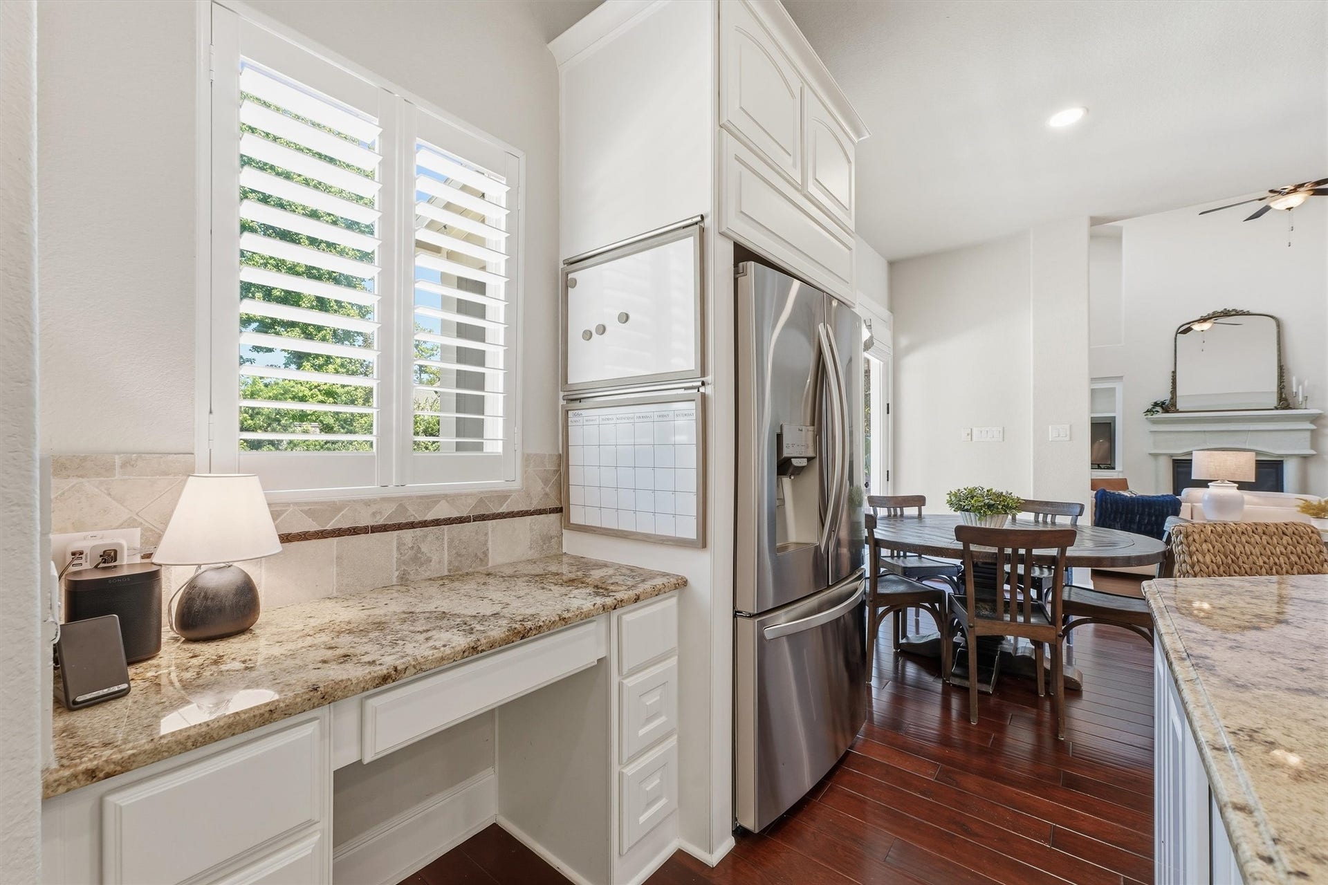 51 S Fremont Ridge Loop, Spring, TX 77389 A built-in command center desk keeps everyday tasks organized.