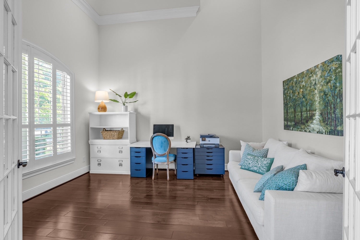 51 S Fremont Ridge Loop, Spring, TX 77389 The private study offers a soaring vaulted ceiling and a quiet space for working from home.