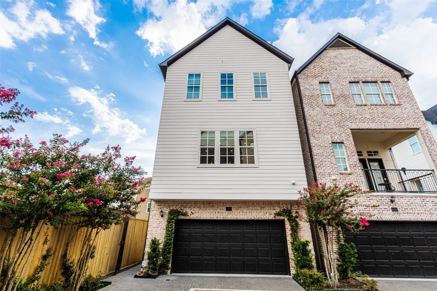 Property photo for 10939 Grove Tree Lane, Houston, TX
