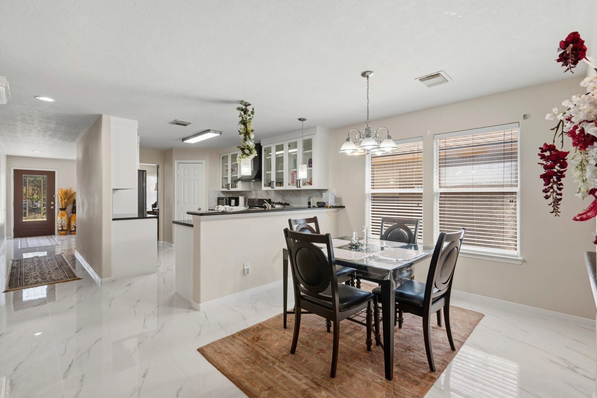 19302 Christine Crossing Drive, Richmond, TX 77407 The cheerful breakfast area sits just off the kitchen, creating a convenient spot for casual meals, homework or morning coffee.