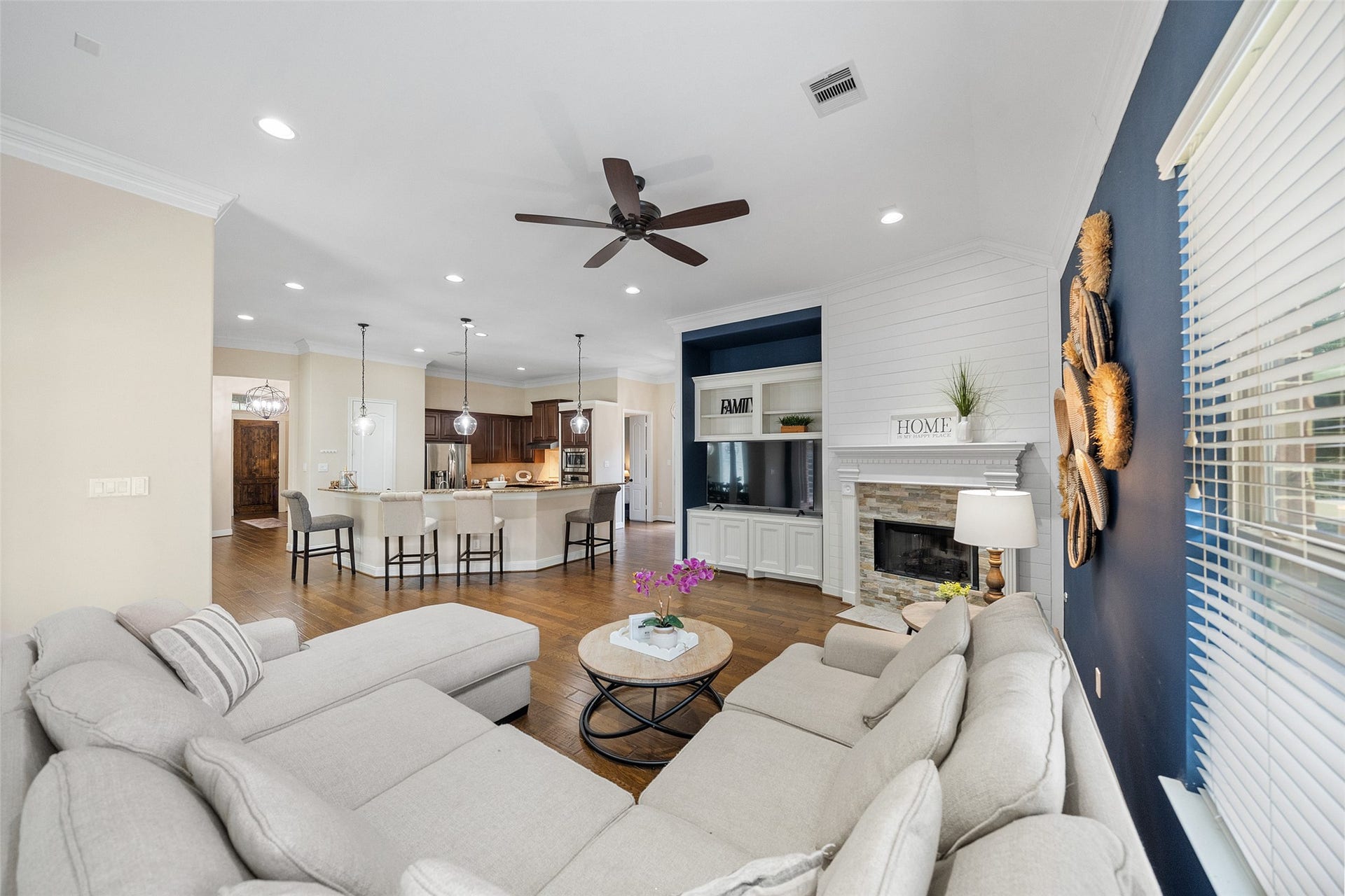 34 Danby Place, The Woodlands, TX 77375 34 Danby Place, The Woodlands, TX 77375