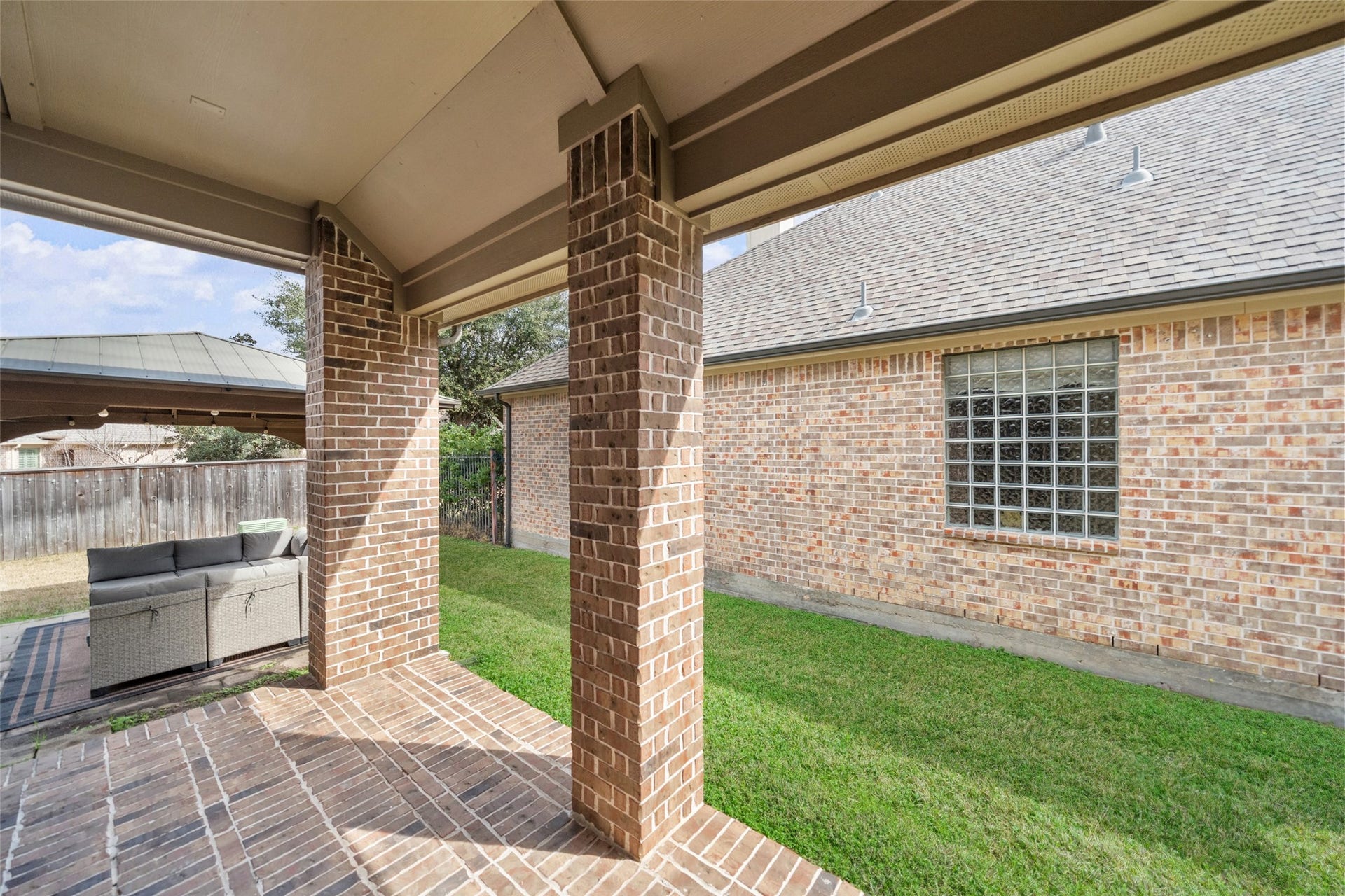 34 Danby Place, The Woodlands, TX 77375 34 Danby Place, The Woodlands, TX 77375