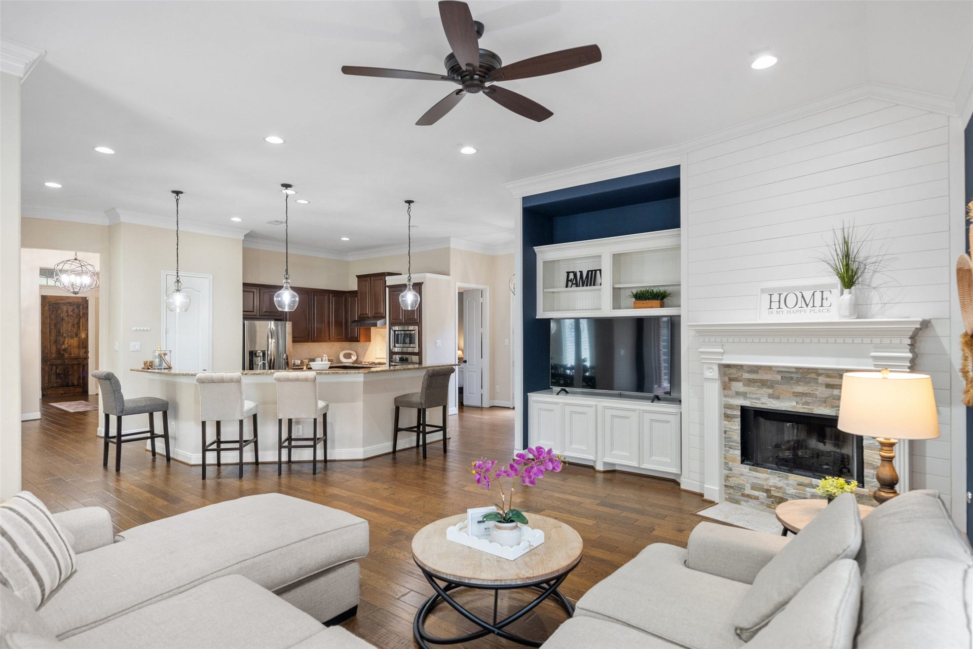 34 Danby Place, The Woodlands, TX 77375 34 Danby Place, The Woodlands, TX 77375