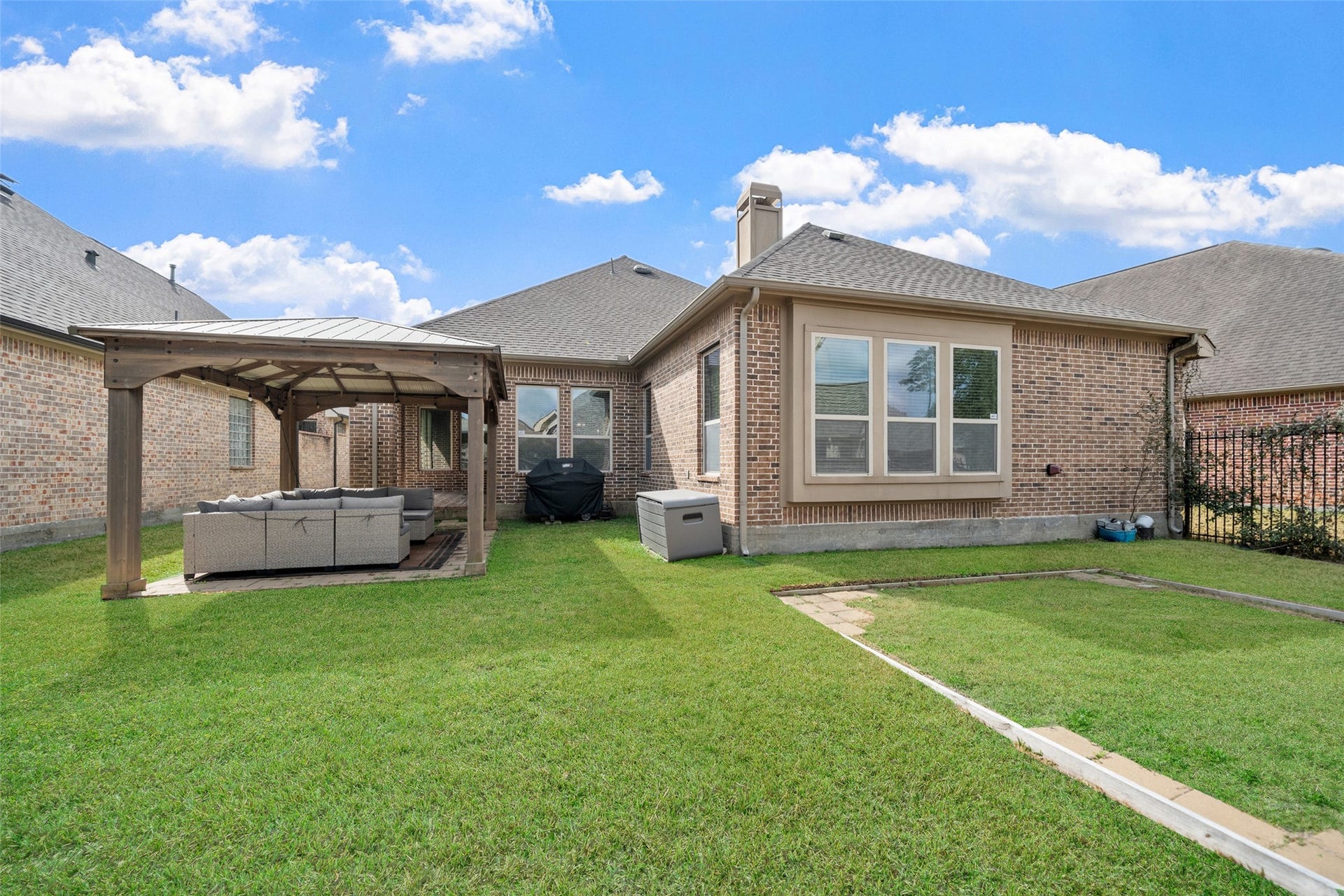 34 Danby Place, The Woodlands, TX 77375 34 Danby Place, The Woodlands, TX 77375