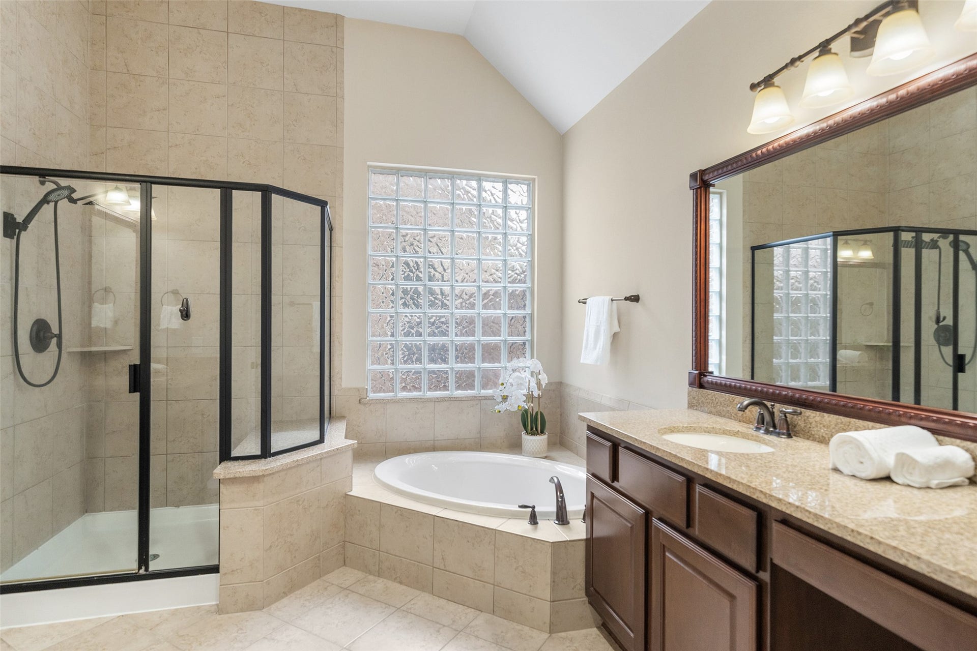 34 Danby Place, The Woodlands, TX 77375 34 Danby Place, The Woodlands, TX 77375
