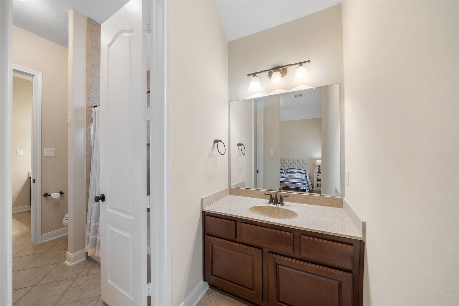 34 Danby Place, The Woodlands, TX 77375 34 Danby Place, The Woodlands, TX 77375