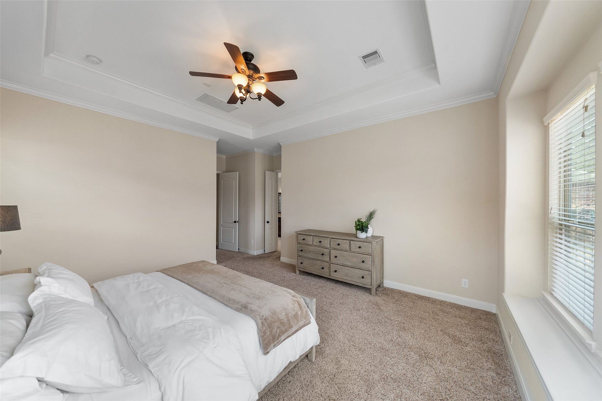 34 Danby Place, The Woodlands, TX 77375 34 Danby Place, The Woodlands, TX 77375