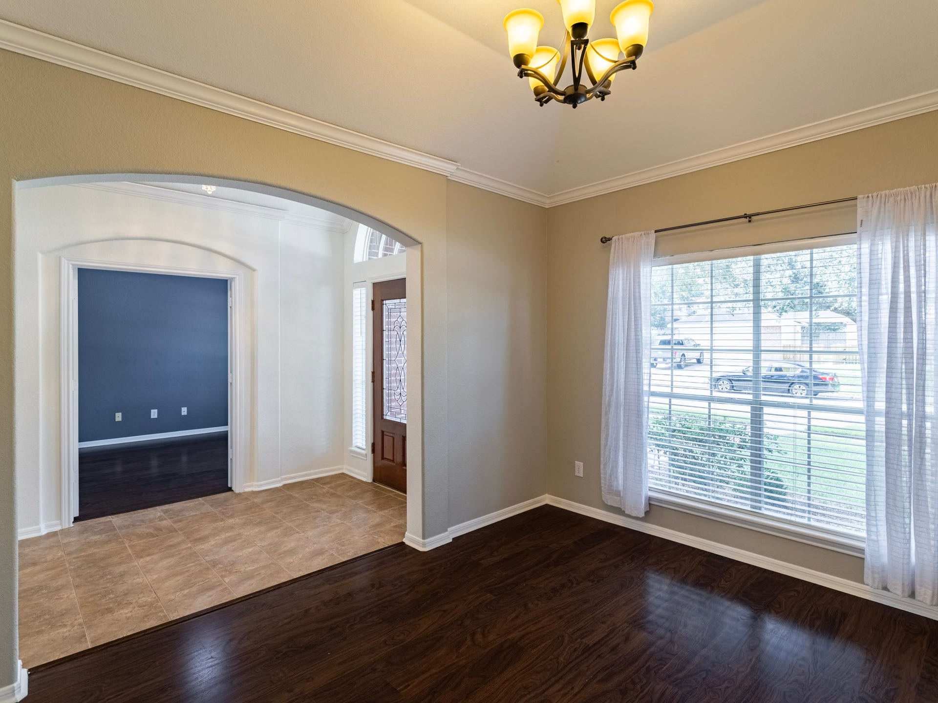 1938 Canyon Crest Drive, Sugar Land, TX 77479 Virtually Staged